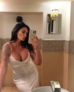 Photo Instagram officielle - Émilie Nef Naf MYM