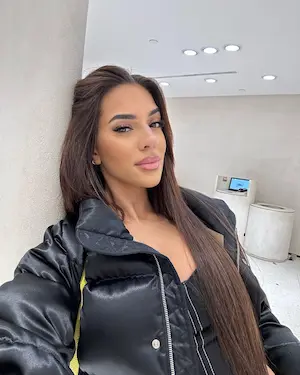 Marwa Merazka en coulisses des Cinquante - Marwa Merazka MYM