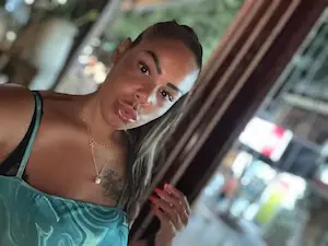 Tchikita dans une ambiance décontractée - Tchikita MYM