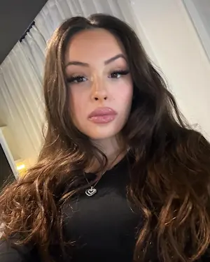 YaminaXM créatrice MYM MYM